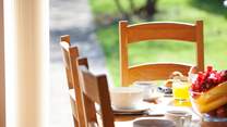 There's plenty of room for the whole family to dine together.