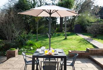 The garden is an ideal spot for breakfast. It is secluded and peaceful.