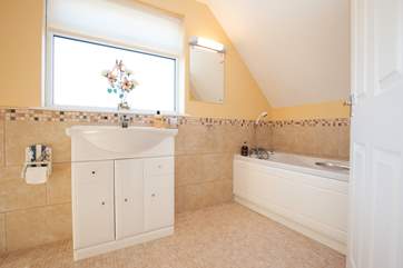 The master en suite bathroom.