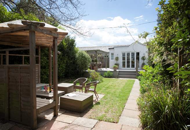Lawn End is a three bedroom property in the popular village of Seaview on the Isle of Wight.