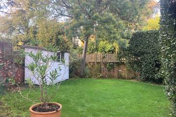 Relax in the sun in the garden.
