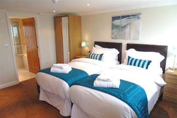 The twin room.