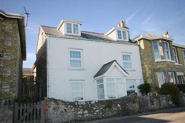Welcome to Neptune Cottage an iydillic spot overlooking the sea