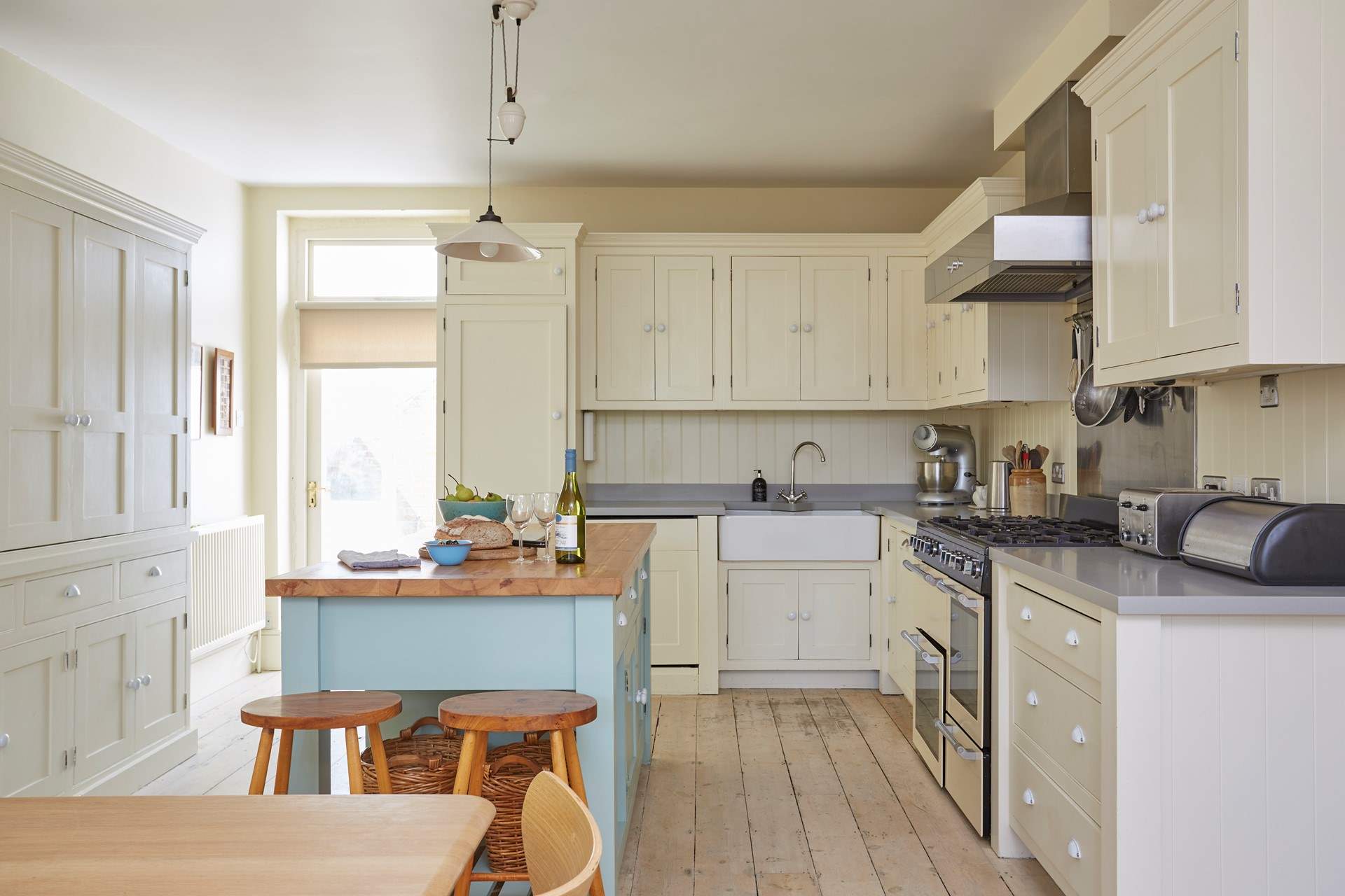 All the modern amenities to prepare a family meal.