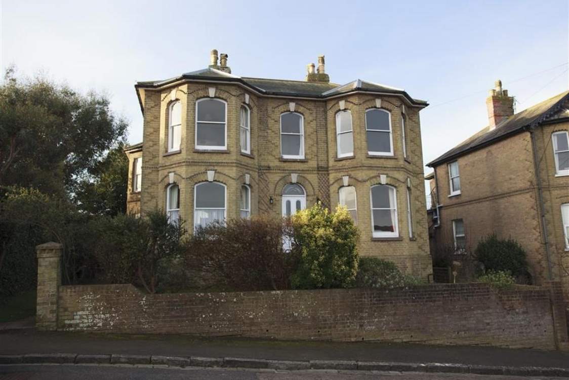 Welcome to Pandora Lodge located in Seaview.