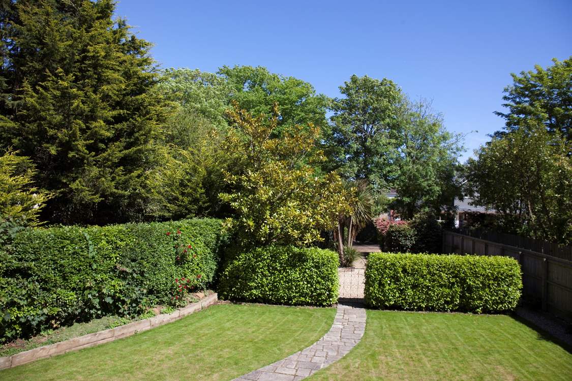 The gorgeous garden to the front of Pitt Corner.