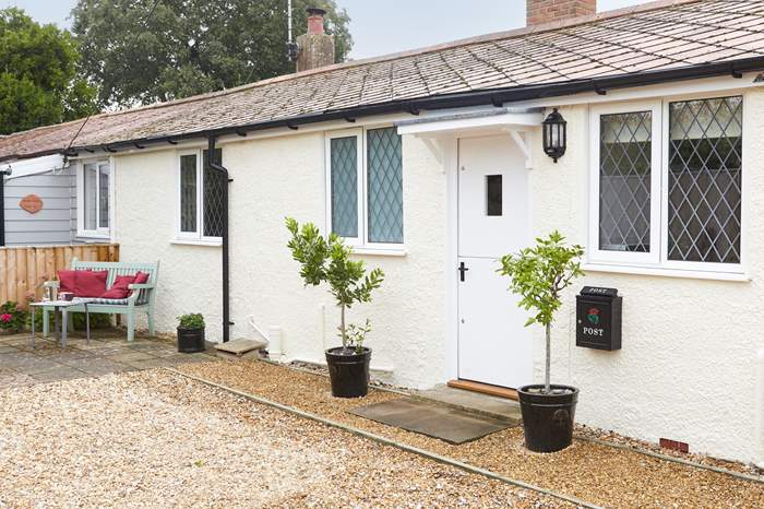 Quiet Corner Cottage is a 2 bedroom, dog friendly holiday cottage near the beach in Bembridge, Isle of Wight.