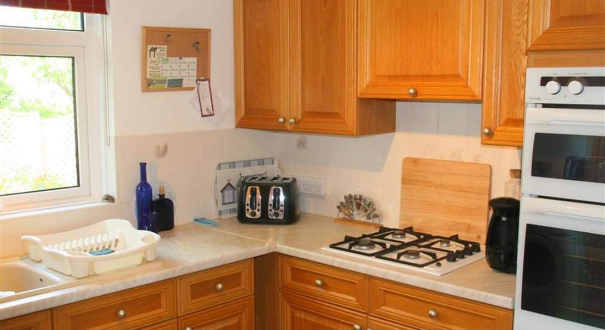 The fully equipped traditional kitchen.