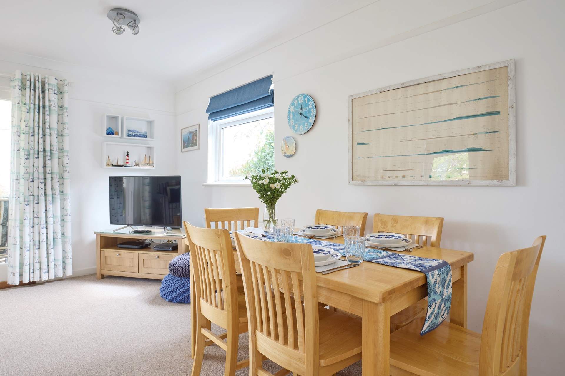 After a fun filled day, relax and enjoy a family meal together. 
