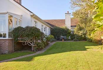 The pretty lawned garden
