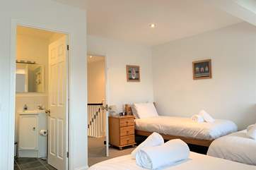 ... and en suite bathroom.