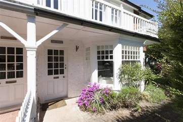 Swift Cottage at the end of a pretty row of period seaside homes