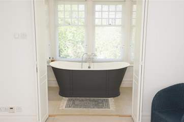 En suite bathroom to main bedroom