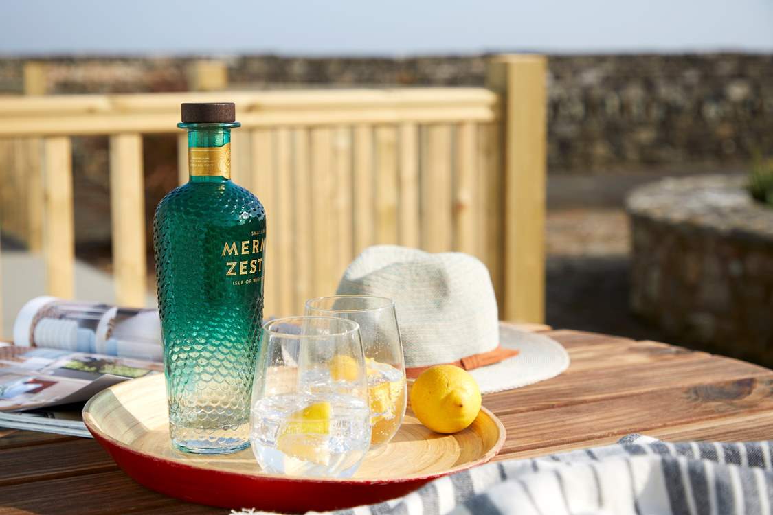 Enjoy an aperitif in the sunshine.