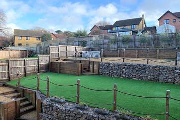 Enjoy the fully enclosed outside area with two levels of garden.