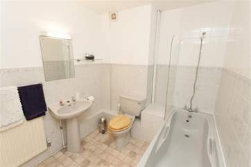 Family bathroom on first floor