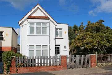 Welcome to Trevenna in charming Seaview.
