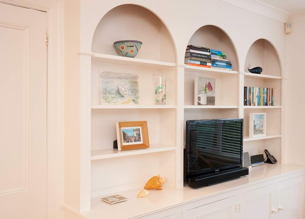 You will undoubtely feel at home in this delightful property.