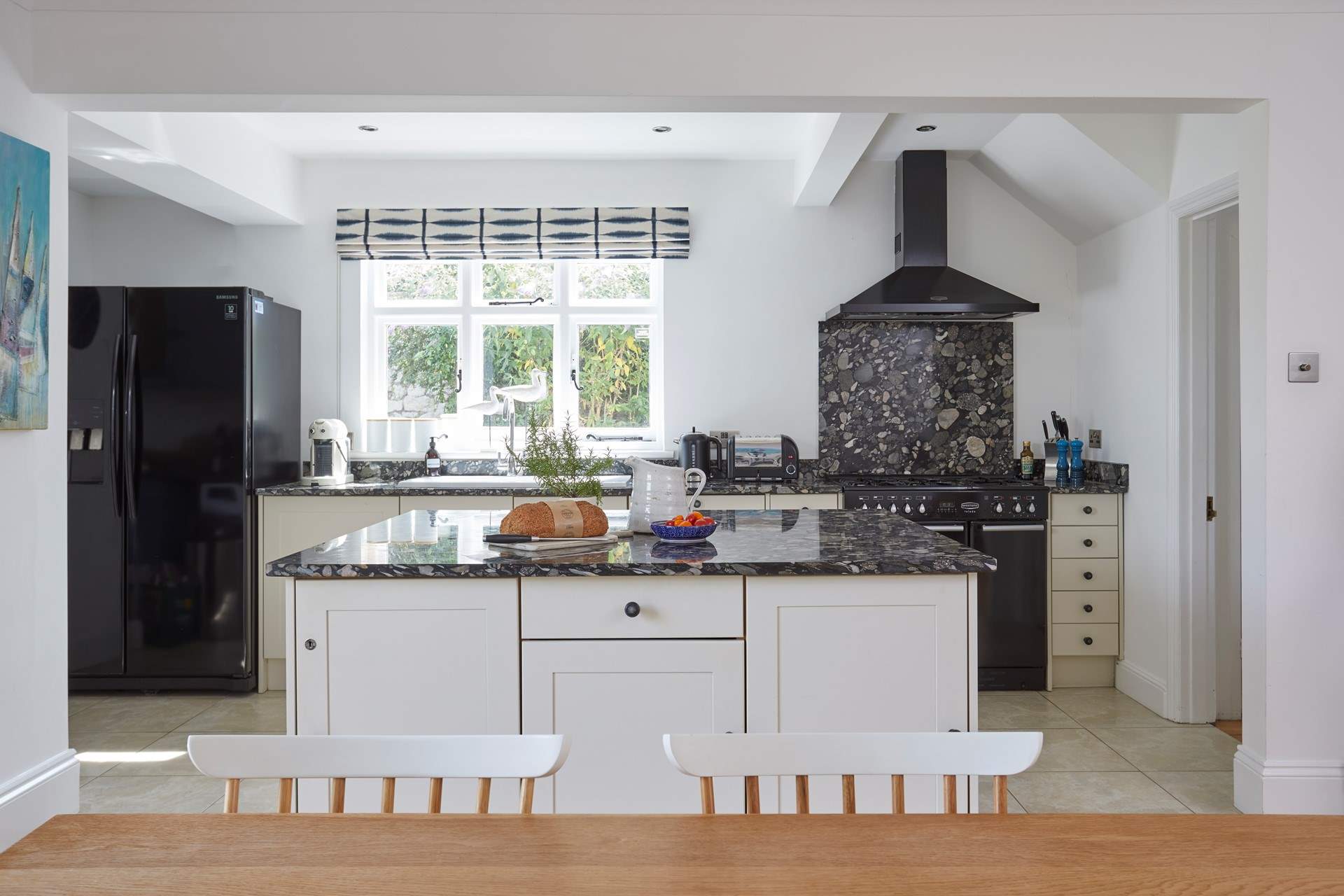 The kitchen is very well-equipped.