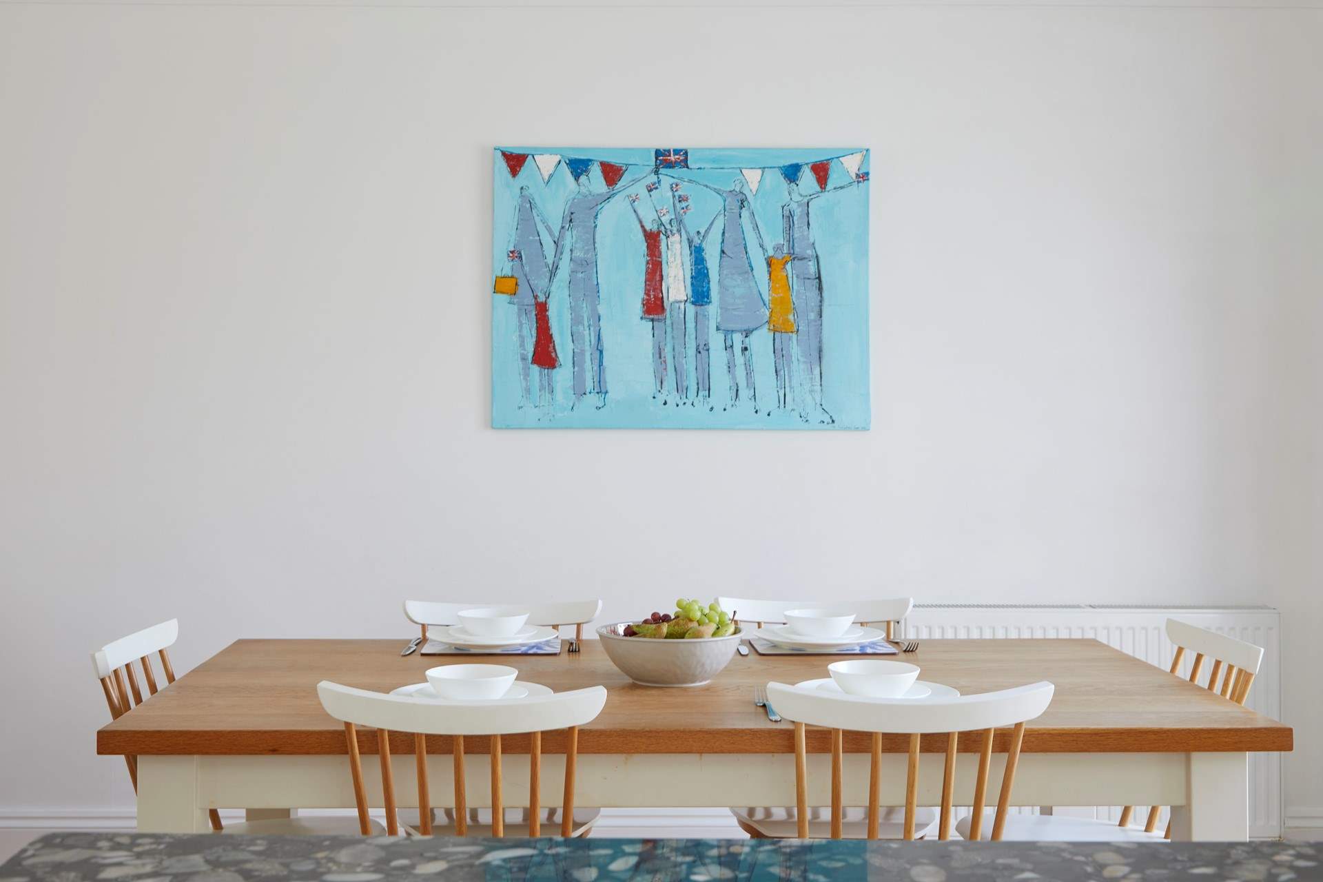 Spend the evenings dining together, making special memories.