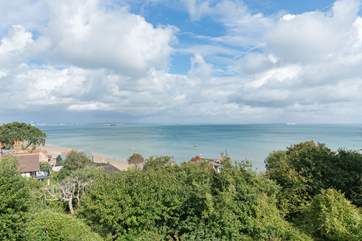 Seagrove Bay is a lovely family friendly beach on the outskirts of Seaview.