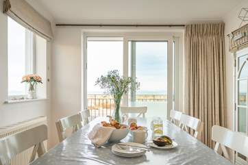 Gather round the dining table for morning breakfast and admire sea views.