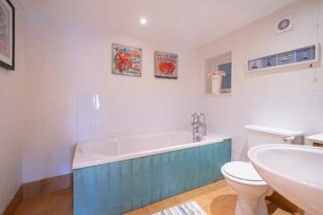 The third family bathroom situated on the lower ground floor.