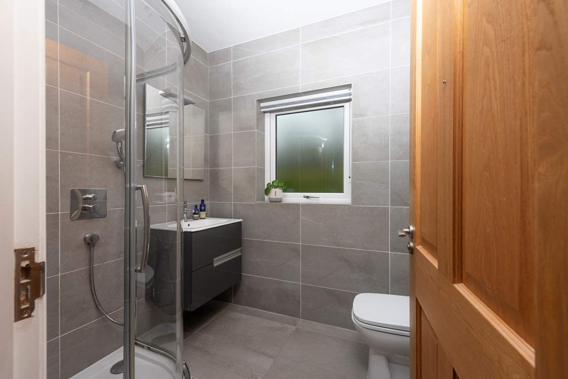 The en suite to bedroom 2.