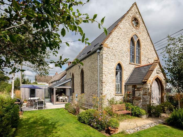 Musbury Chapel, Sleeps 6 in Colyton