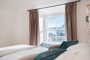 You can see the sea from bed!
