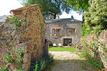 What an amazing sun-trap. This garden is perfect for relaxing in complete seclusion.