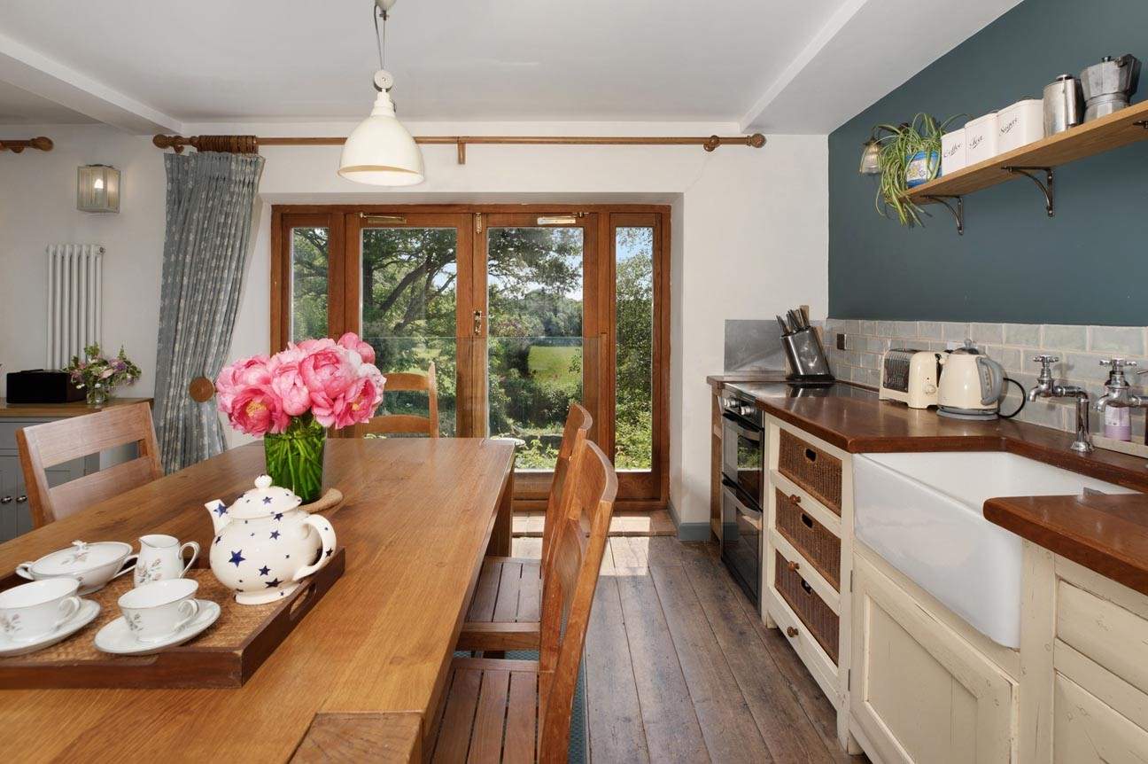 Whipping up a feast in this beautiful kitchen is such a pleasure. Especially with such stunning views!