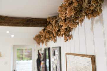 More friendly details bring this cottage to life.