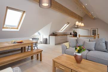 Plenty of light and space create a perfect atmosphere for a relaxing and happy stay at this property.