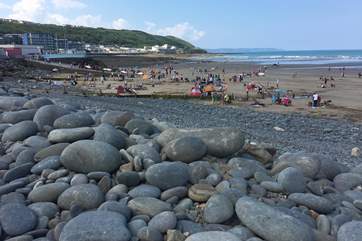 Known for its child-friendly beach with lifeguards on duty throughout the summer.