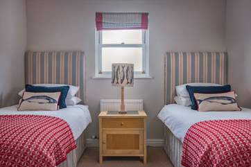 Cosy twin bedroom (Bedroom 2).