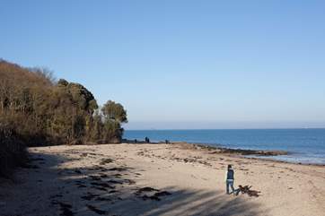 The nearby beaches are perfect for romantic walks, days on the beach or a spot of evening rock pooling