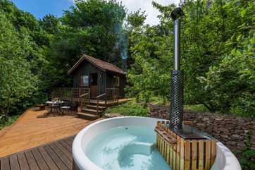 Snuggled into the hillside this bespoke cabin is the perfect place for some time out.