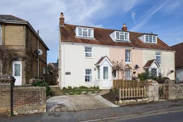 Welcome to 1 Yarborough Cottage, in the heart of St Helens village.