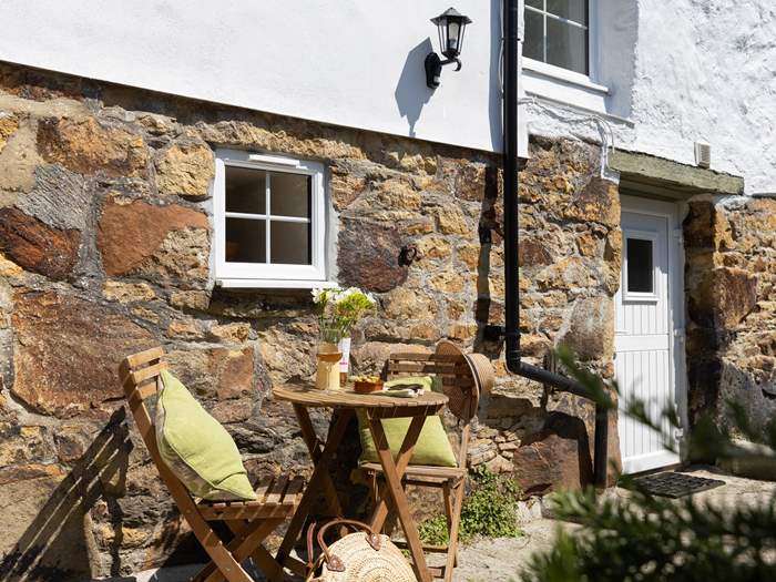 Rosemary Cottage, Sleeps 2 in Crantock