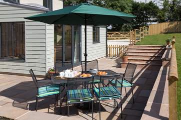 You will want to eat al fresco here.