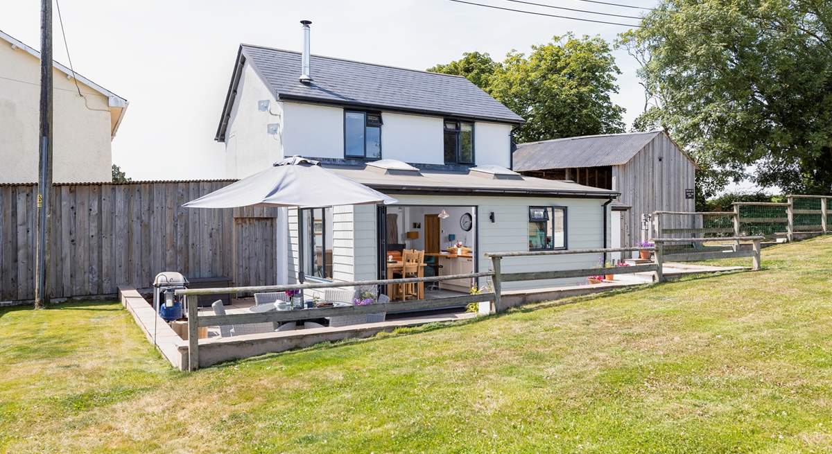 Great Ash Barn is a delightful detached barn conversion on the edge of an historic family farmstead.