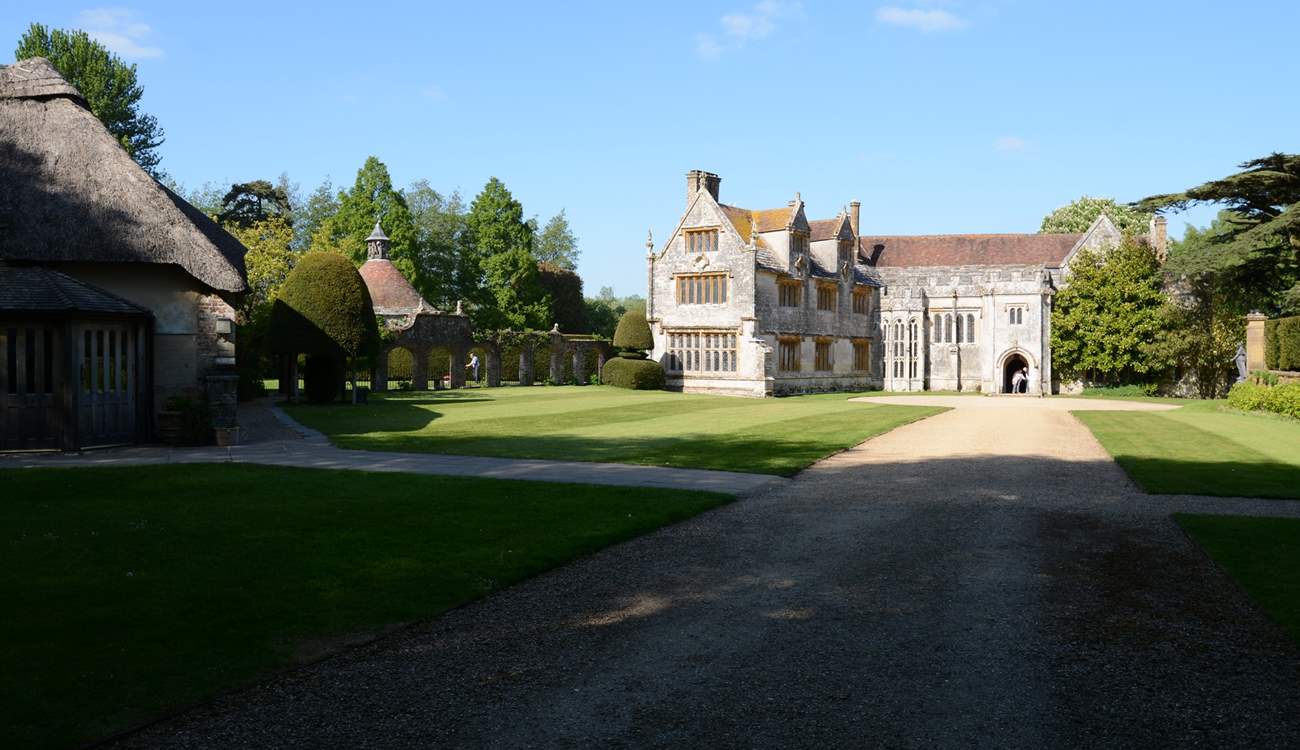 Nearby Athelhampton House and Gardens are well worth a visit, they have a restaurant there too.