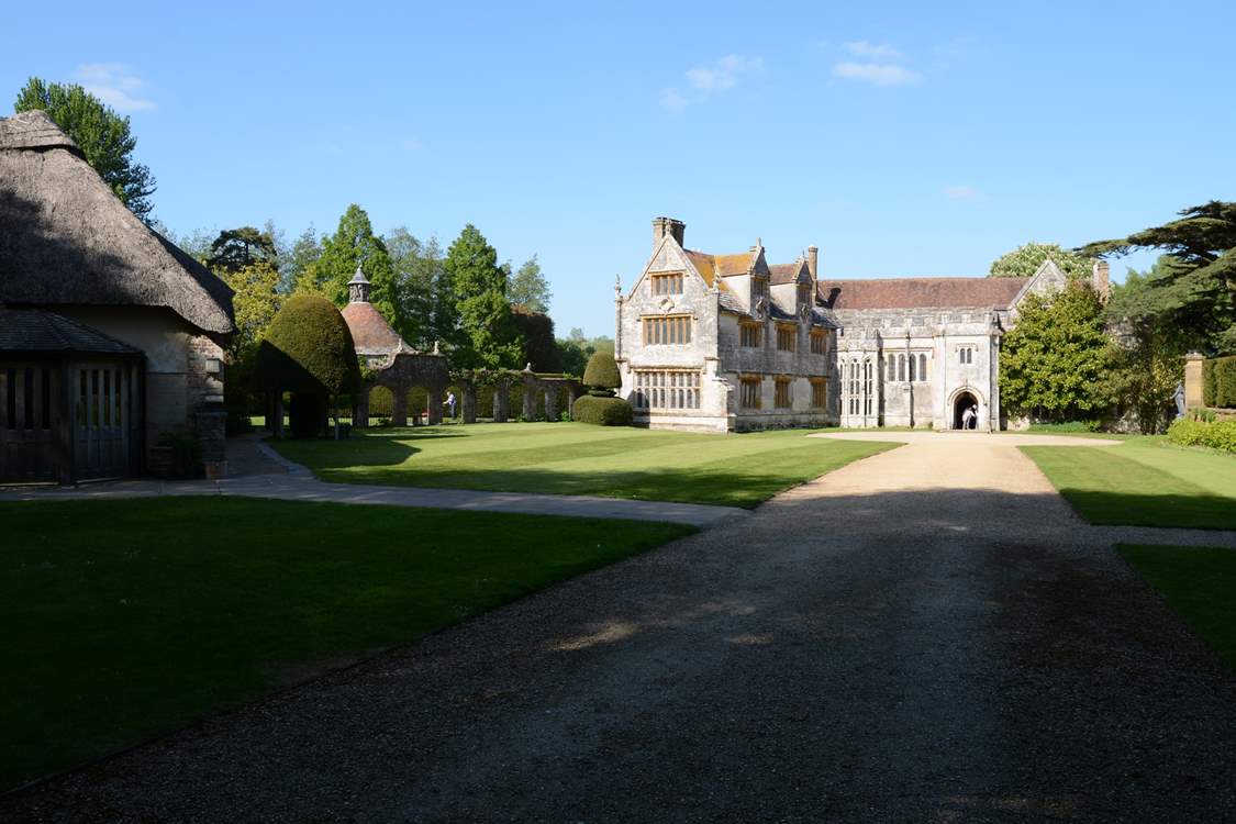 Nearby Athelhampton House and Gardens are well worth a visit, they have a restaurant there too.