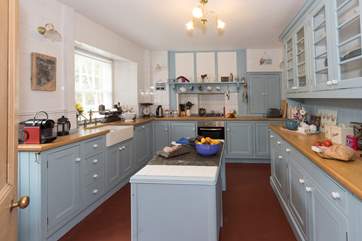 A great kitchen to prepare a meal.