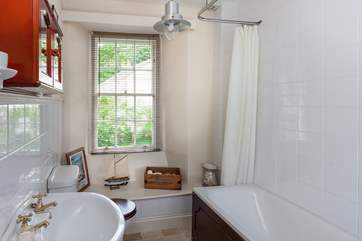The en suite bathroom.