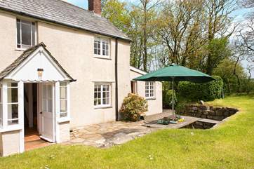 Welcome to the delightful Eastcott Cottage.