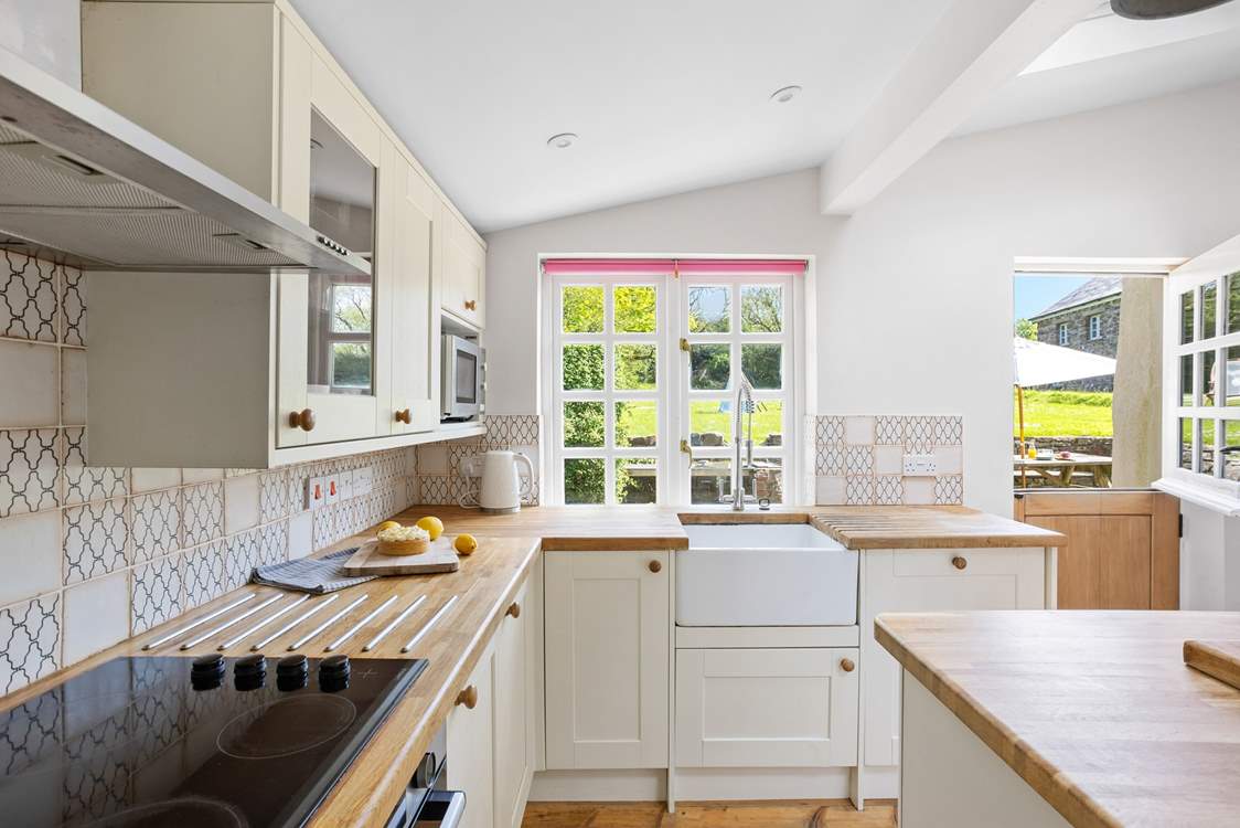 When you have a perfect view of the garden to enjoy, please note the building to the right is in the garden and is not occupied.