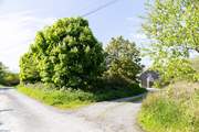 Pull off the lane to find the cottage tucked away in it's own little Cornish nook.