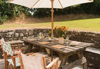 The perfect garden and social space for the family to come together.